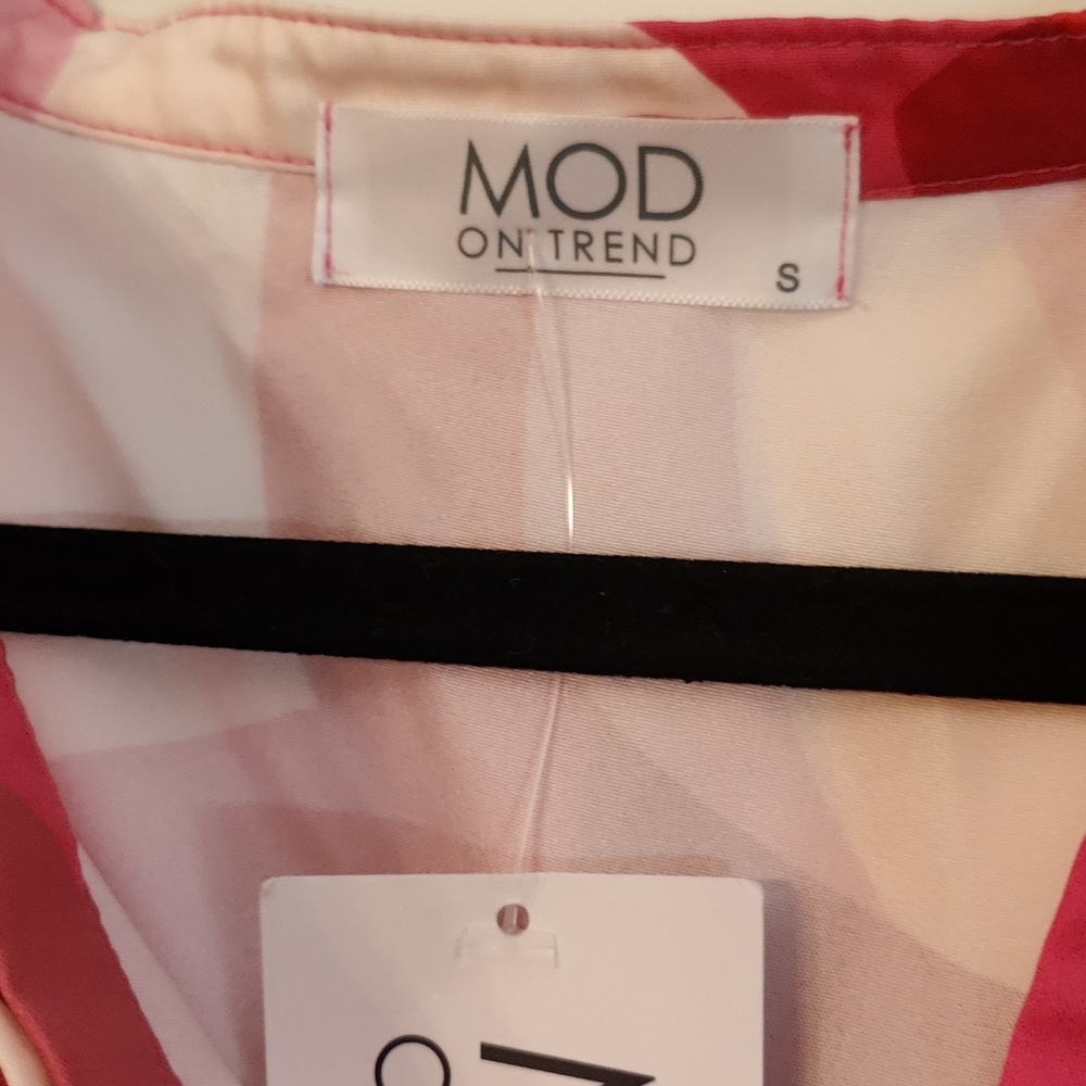 Mod On Trend Mini Dress - Picture 4 of 7